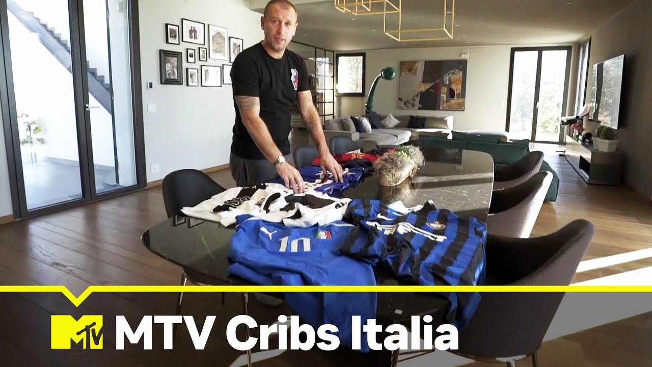 Antonio Cassano e Carolina Marcialis, le maglie da calcio da collezione | MTV Cribs Italia 2