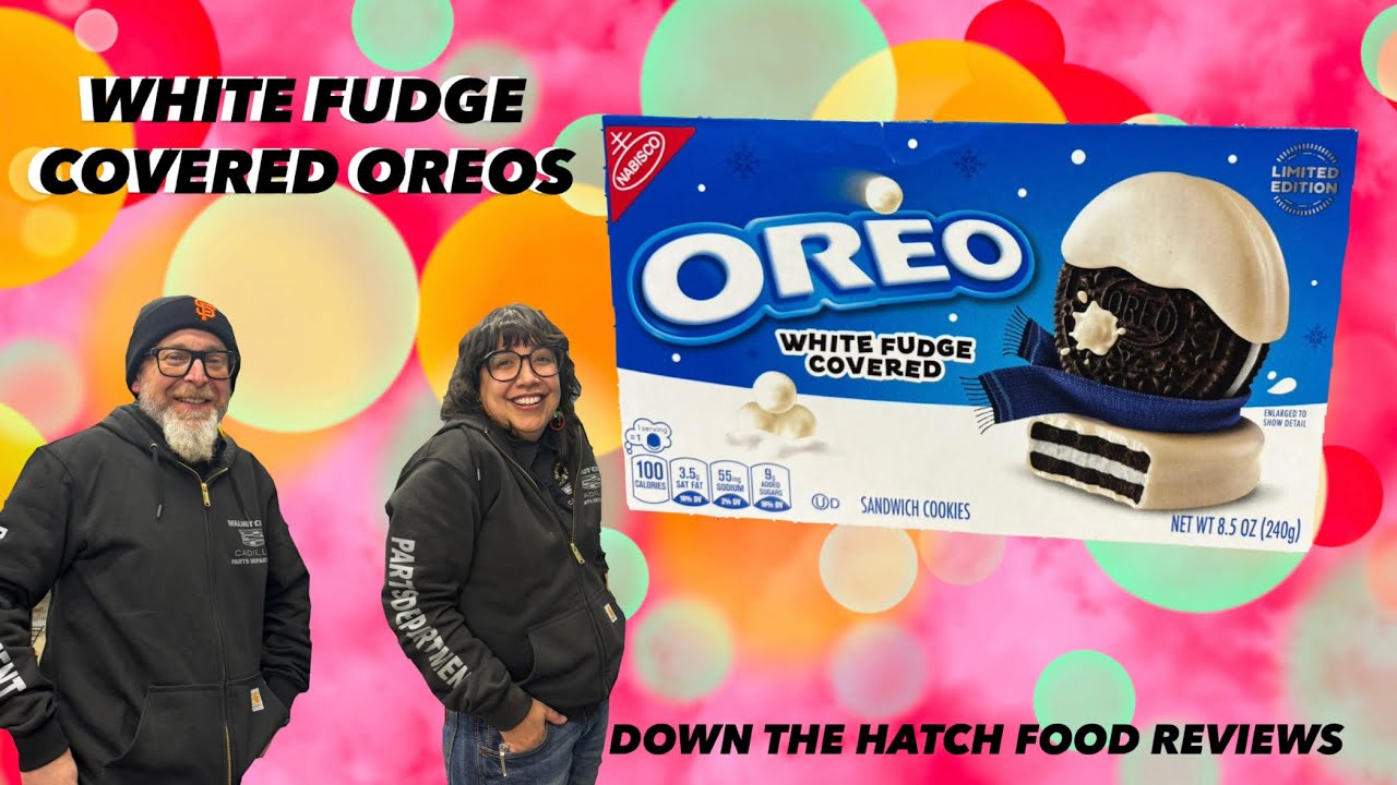 New White Fudge covered Oreo’s review. Just in time for the holidays #oreo #cookies #snacks 