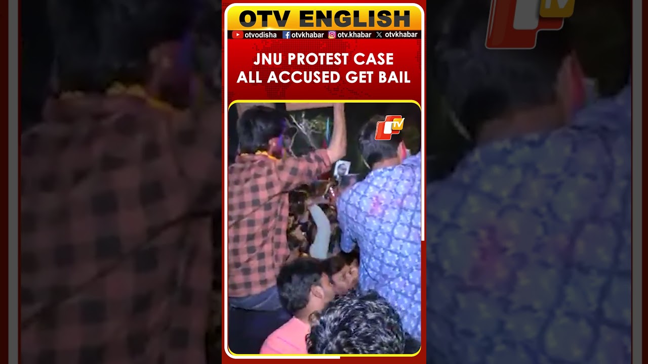 Students Celebrate As Patiala House Court Grants Bail In JNU Protest Case