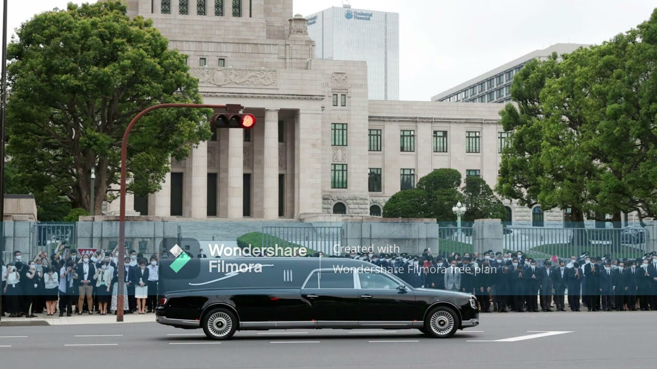 Japan's Prime Minister Luxury Motorcade. The Center of All TECH Advancements Today!