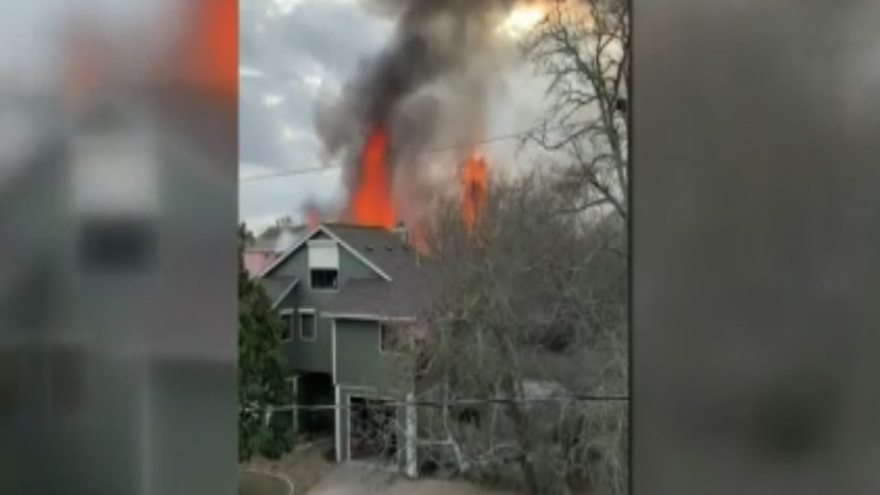 Fire destroys large home in Clear Lake Shores