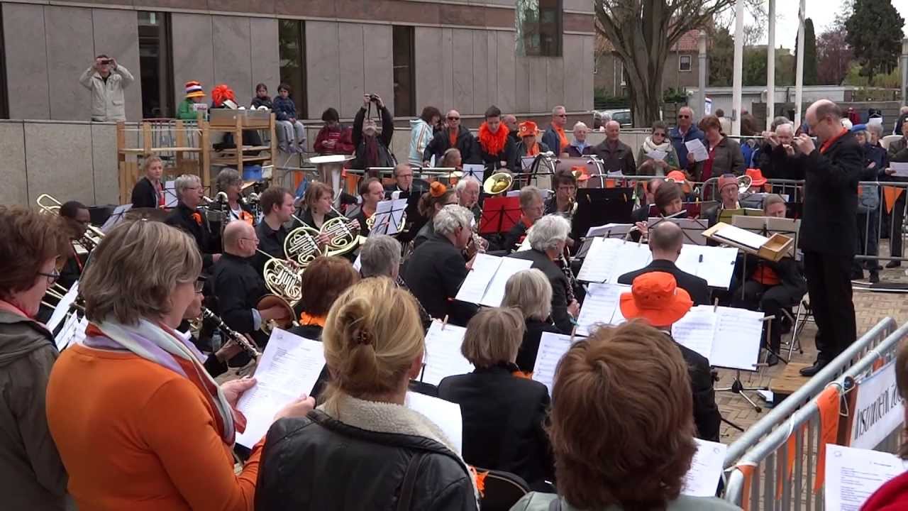 #speelhetkoningslied  Diemer Harmonie Orkest