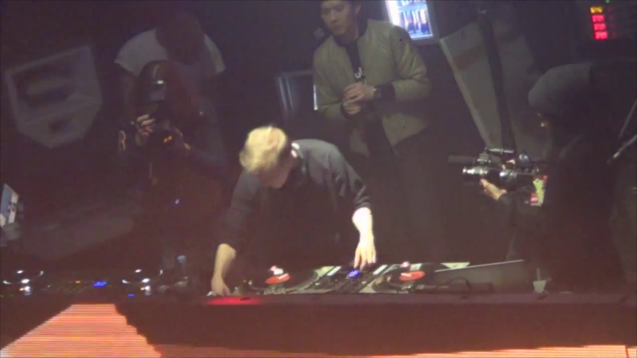 DJ Four Color Zack Part 1 - RedBullThre3Style Showcase 2013