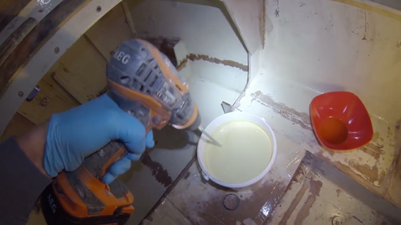 Remplissage en mousse PU des caissons arrières sur Baluchon VIDÉO 26