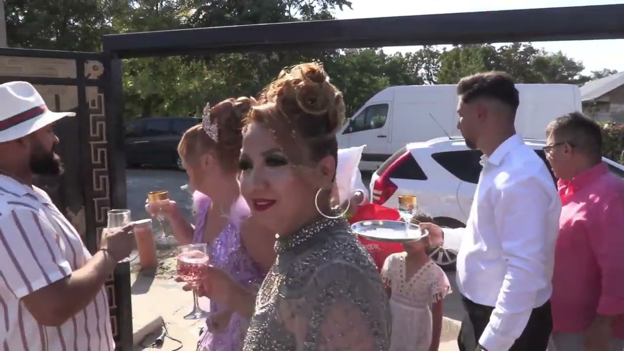 prima parte BOTEZ BOBITA PARINTI BULIBASA & ANCA NASI STELU BELGIANU &MIRELA   DRAGALINA