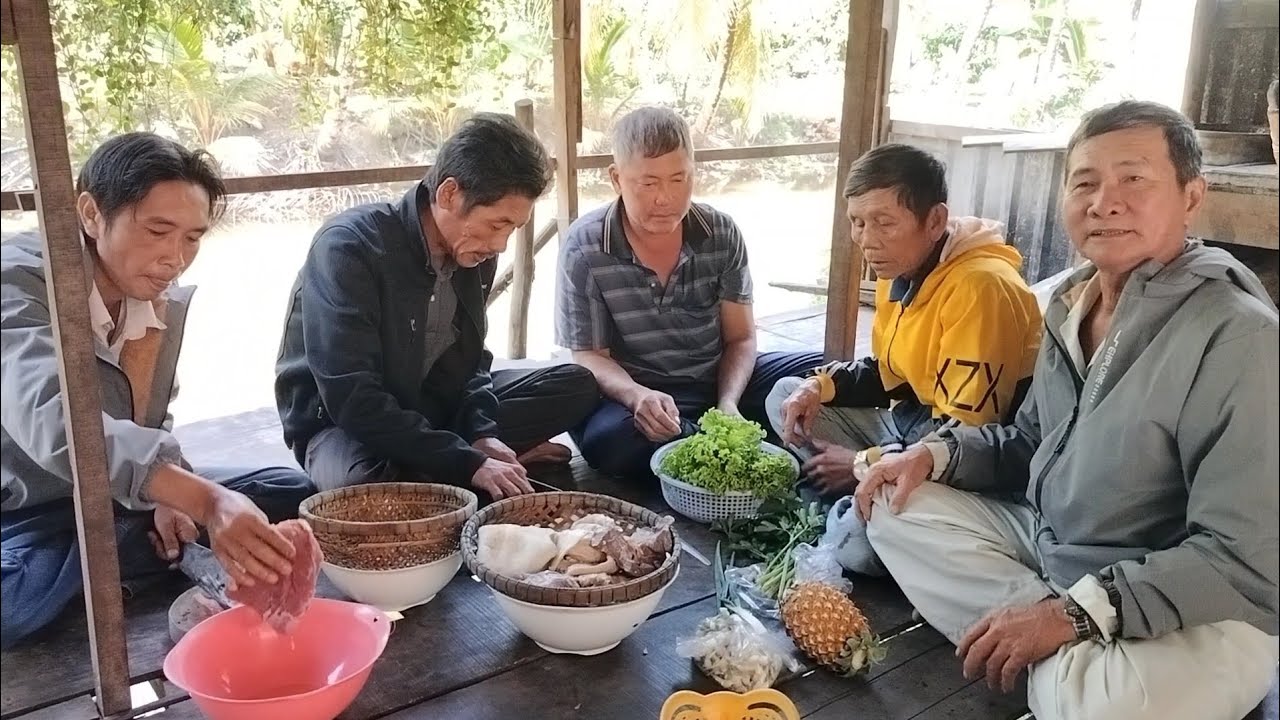 Bác 12 Tặng quà Cho Bác Hai Và Chú Tư . Kiệt Làng Quê..