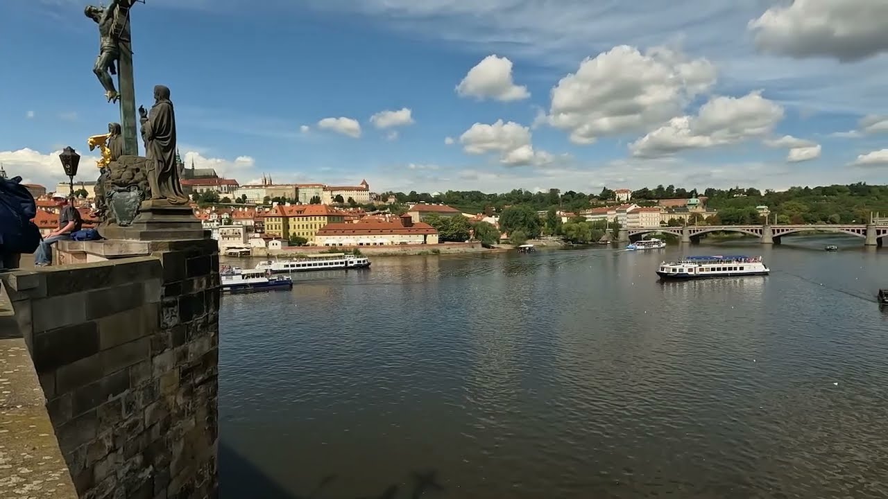 🏰 Prague. Charles Bridge – the heart above the Vltava\ Прага. Карлов мост — сердце над Влтавой
