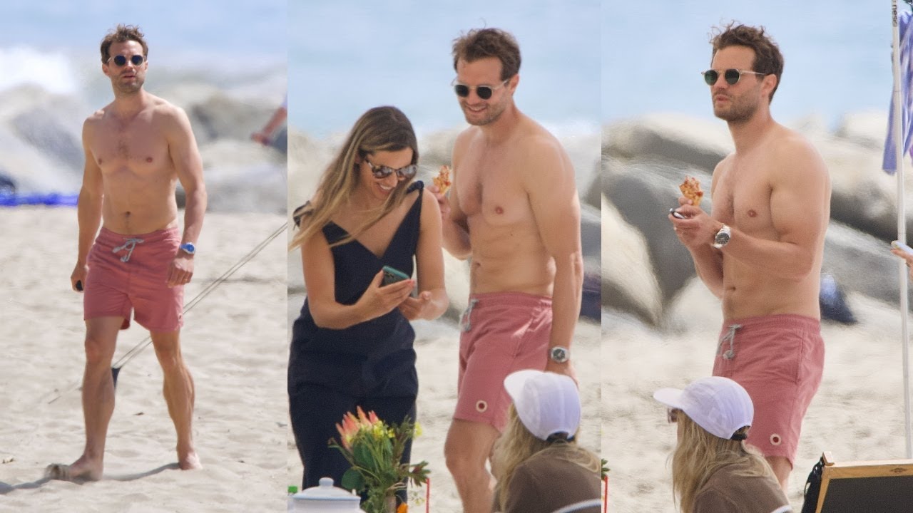 NEW!! JAMIE DORNAN on the beach with his wife Amelia Warner in Los Angeles! 💛