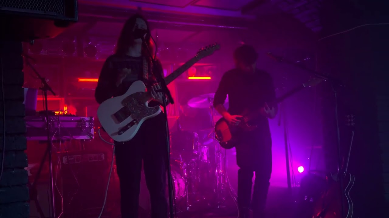 Manon Meurt @ New MōōVEMENT, Plzeň 11.12.2025