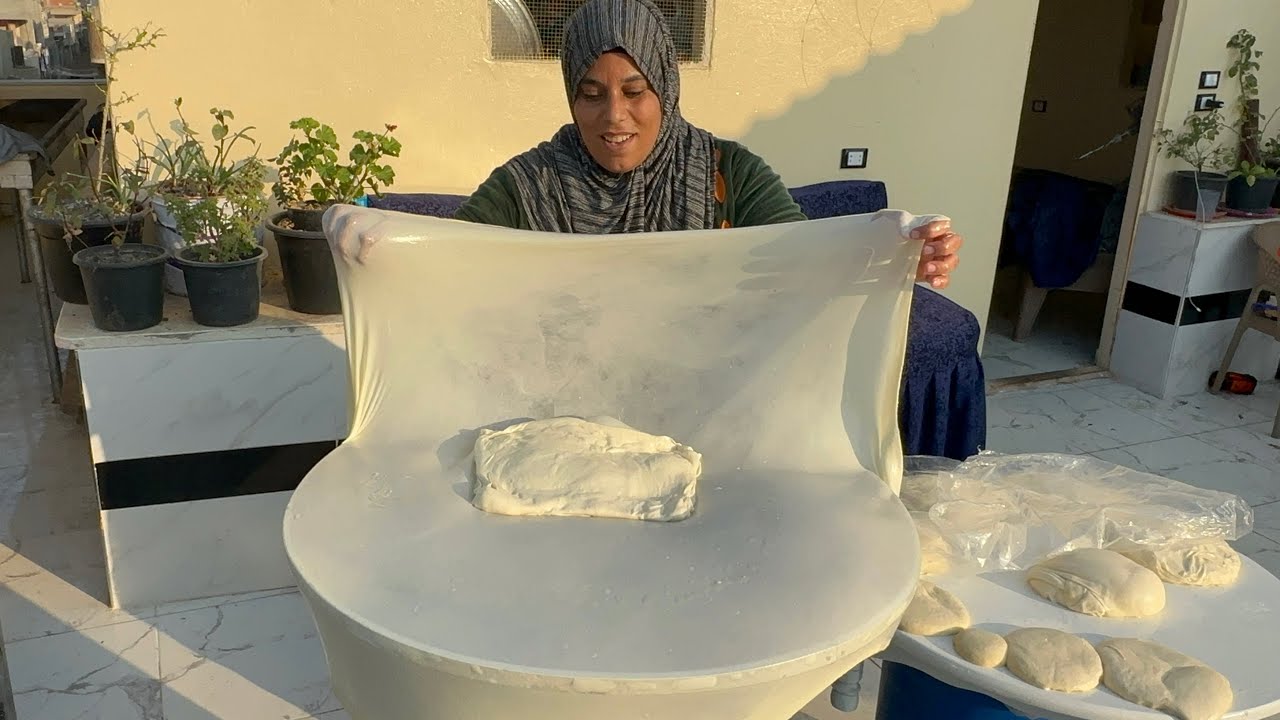 مش كل من عمل فطير ولا كل من رص الصوانى بقى حلوانى خدتها فحت وردم لم طلعت باللى يشرف