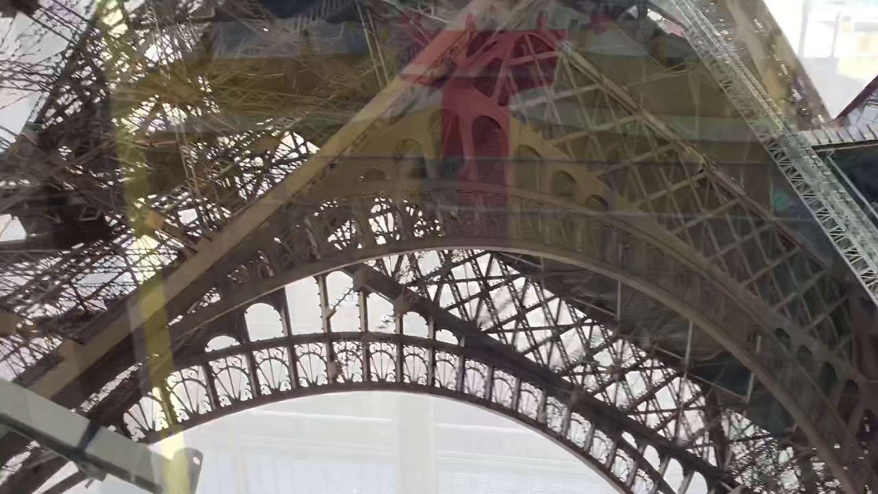 Vizita la Turnul Eiffel din Paris Viotop Travel