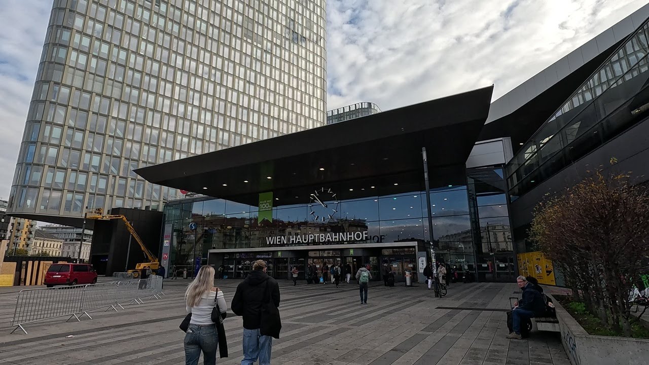 ⁴ᴷ⁶⁰ Walking Vienna, Austria: Tour of Wien Hauptbahnhof