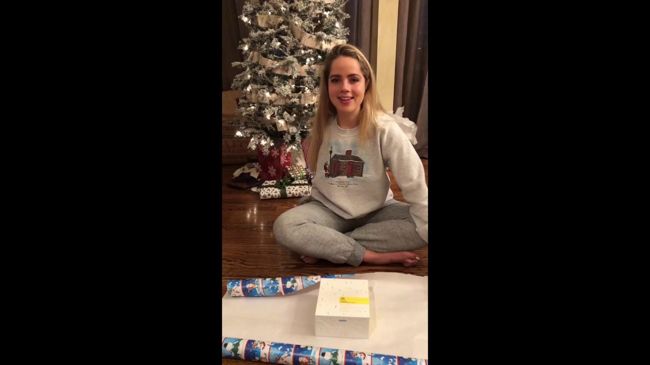 How To Wrap Presents With One Hand