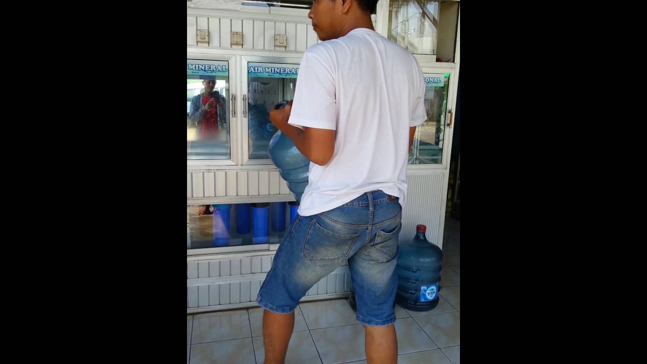 Cara membersihkan galon dan isi ulang air minum