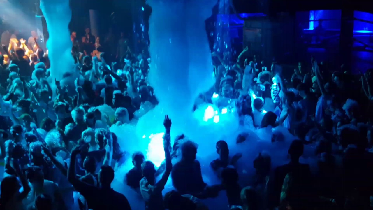 Soirée mousse complexe le tremplin á montauban de bretagne (foam party)