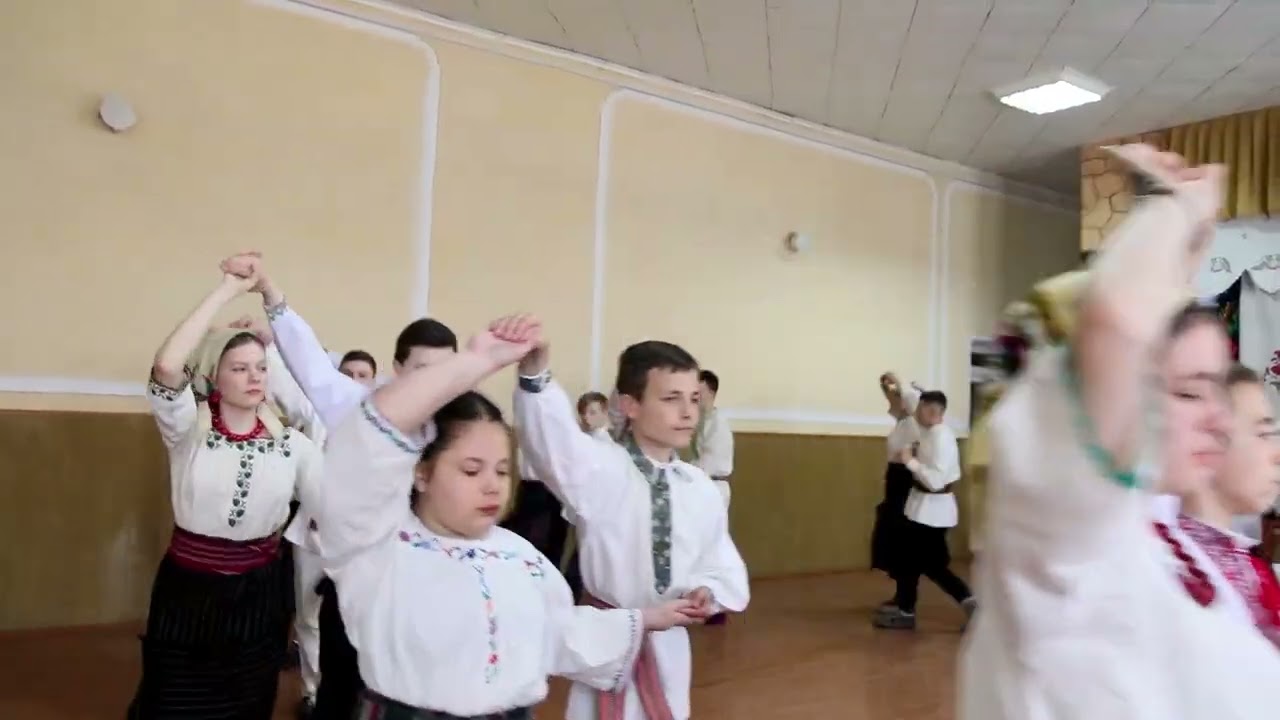 Кельменецький ліцей - опорний заклад. Фольклорний гурт 