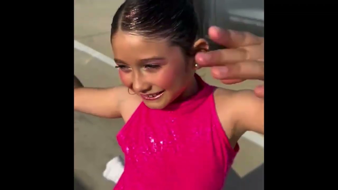 Show de talentos acompáñame a ver cómo quedó mi baile no se les olvide darme like y suscríbete 