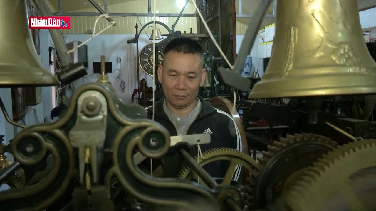 Người sở hữu bộ sưu tập đồng hồ công cộng cổ lớn nhất Việt Nam