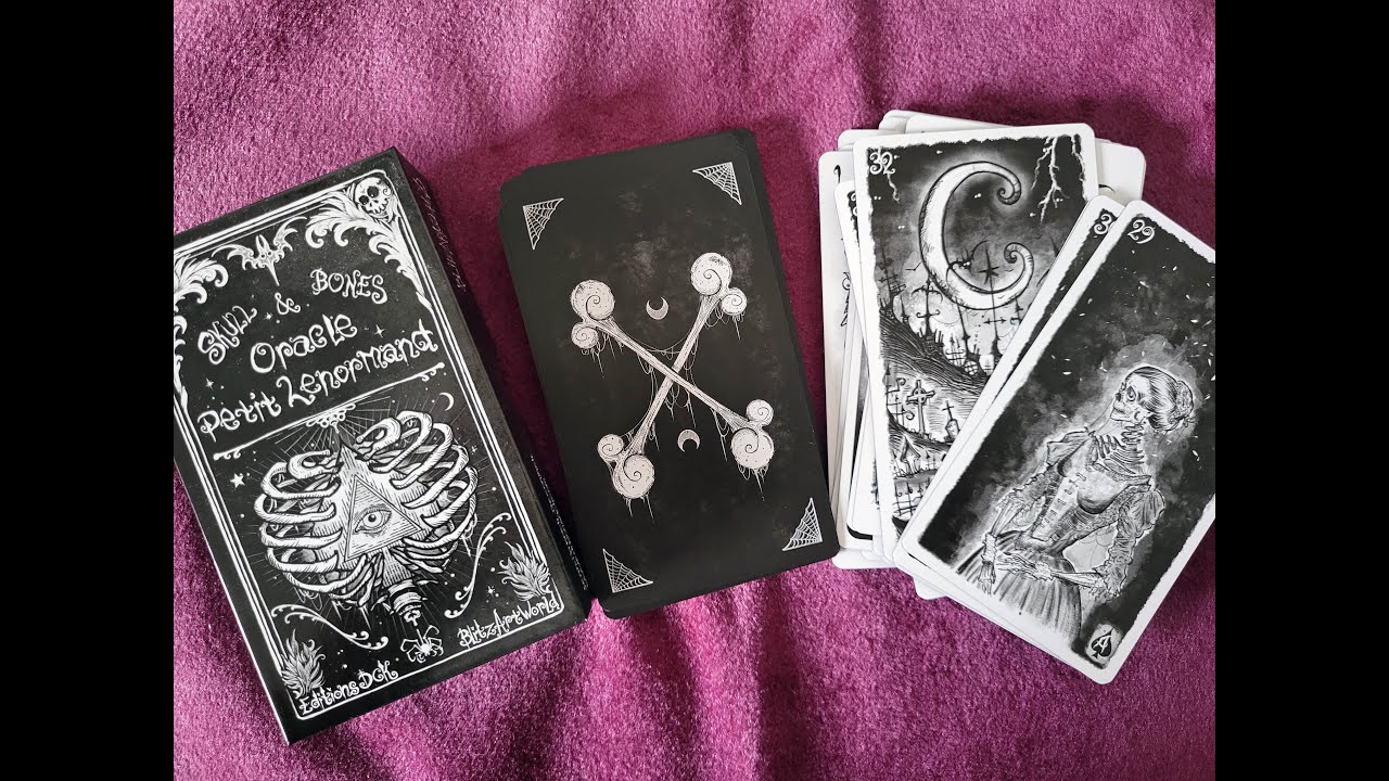 CRÂNES ET TAS D'OS - Skull and Bones Oracle Petit Lenormand des Éditions DCK