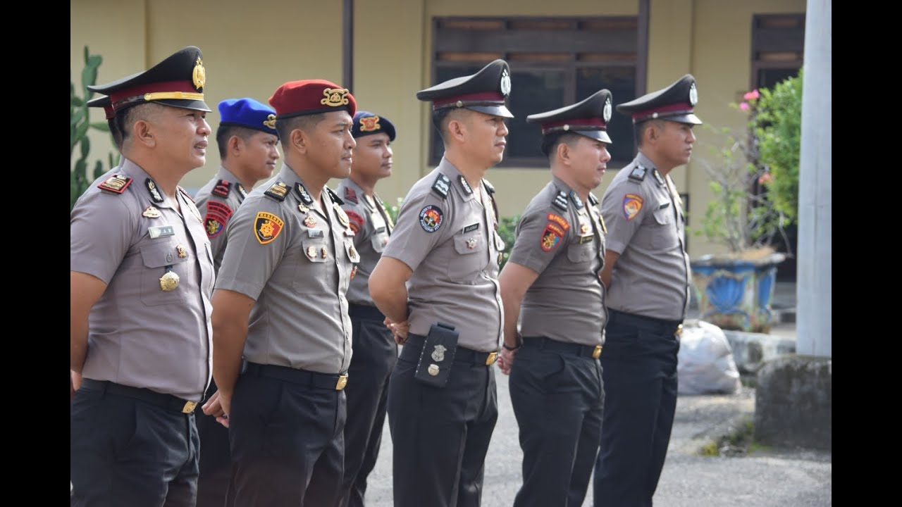 Upacara Laporan Kenaikan Pangkat Pengabdian Personel Polres Bone dan Brimob Batalyon C Berlangsung