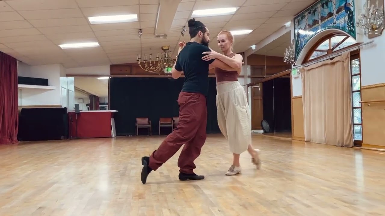 Tango 302 — Sacada Exchanges