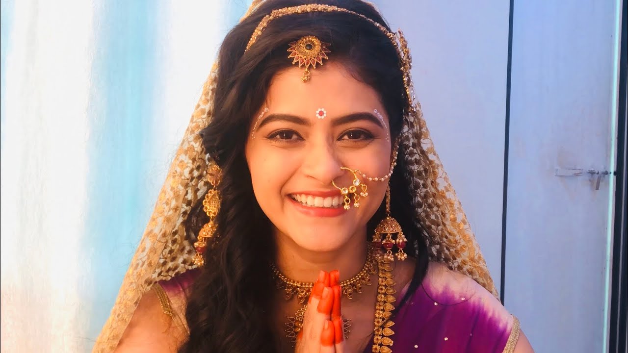 Aaj Aleya ghosh (satybhama)ne kese apna makeup khud kiye or  Radhakrishna fans ko makeup tips diye