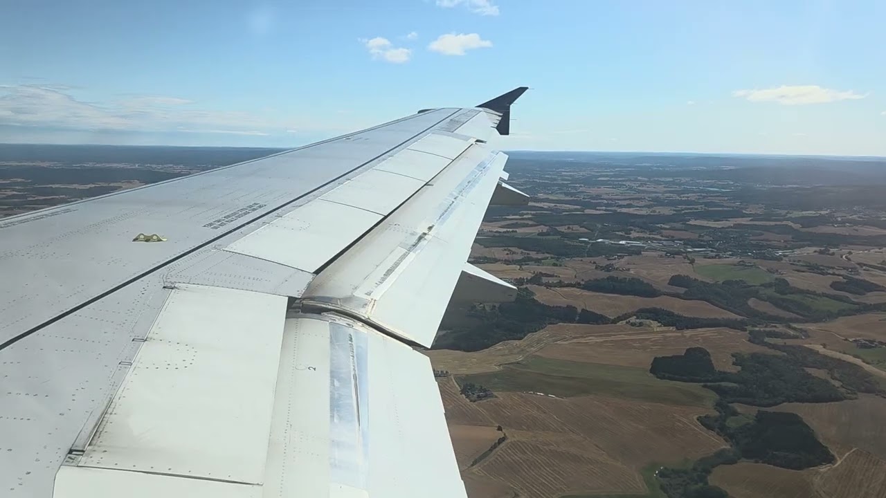 SAS A320 Landing at Oslo Gardermoen Airport runway 01R 