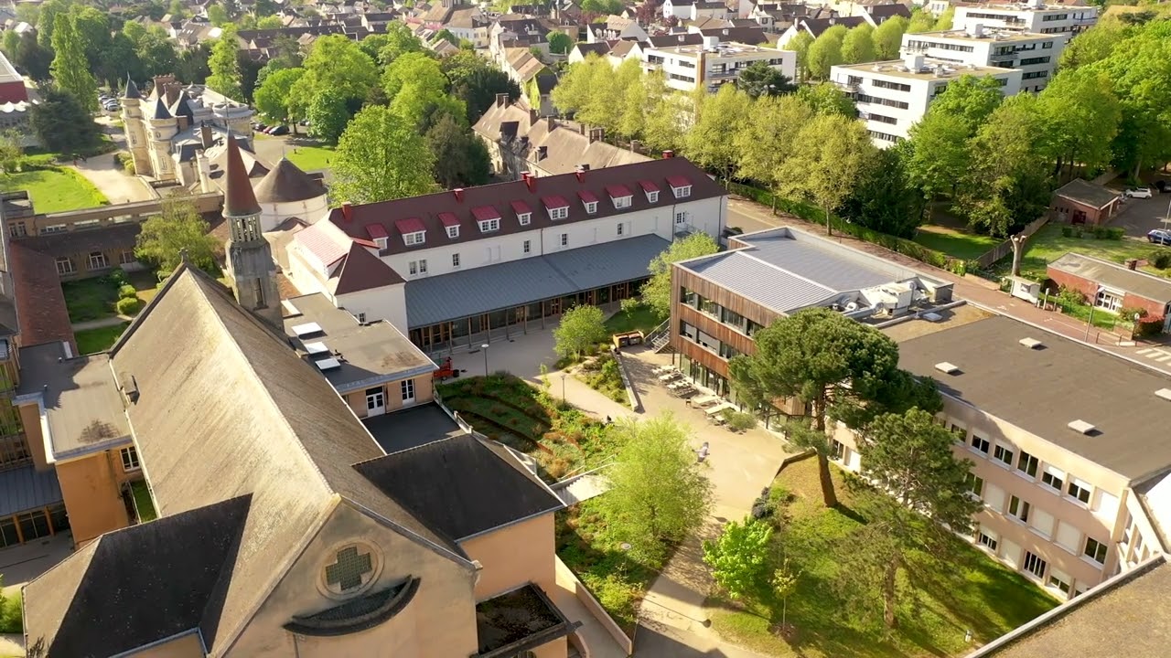 Notre-Dame Les Oiseaux, French Boarding School, US High School Program (Sky View)