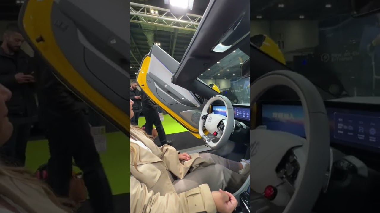 Do you need scissor doors in an MG? The answer is: absolutely! #shorts #short