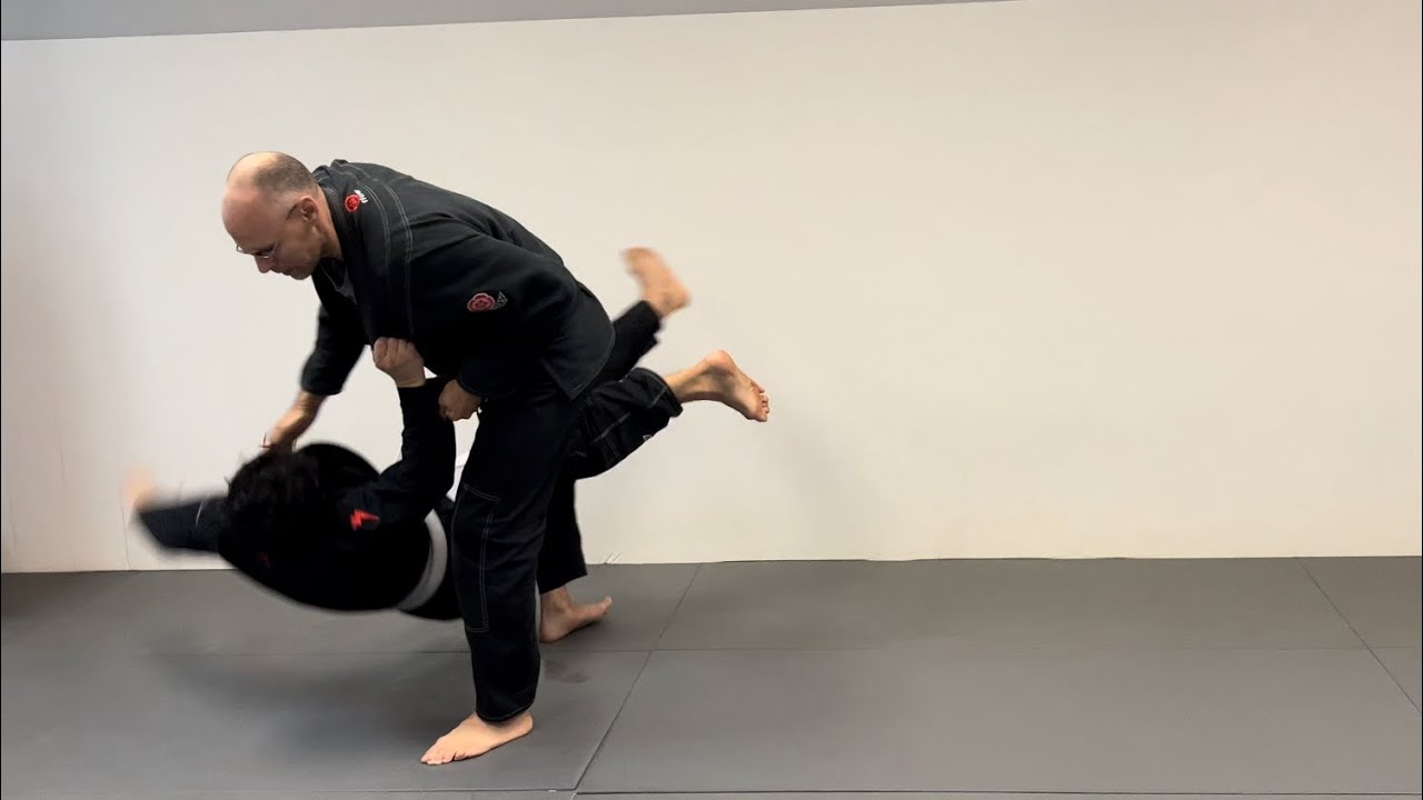 O-Soto-Gari- How to throw someone who doesn't want to get thrown.