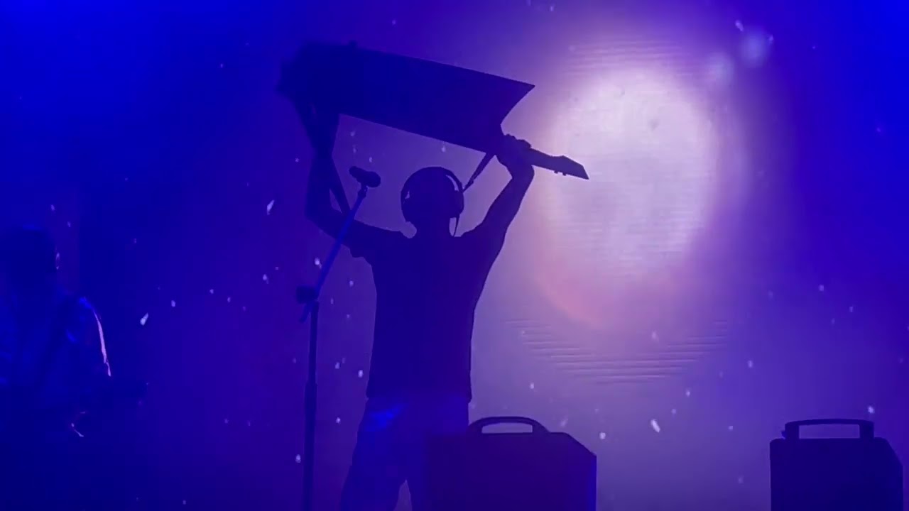 LA CASA AZUL - Podría Ser Peor + La Revolución Sexual (Live Interestelar 2023)