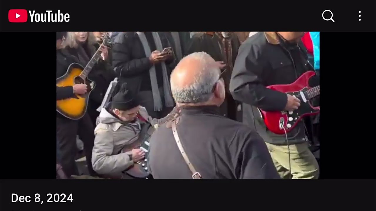 Sgt Pepper's Lonely Hearts Club/ With a Little Help from My Friends/ Lucy in the sky With Diamonds