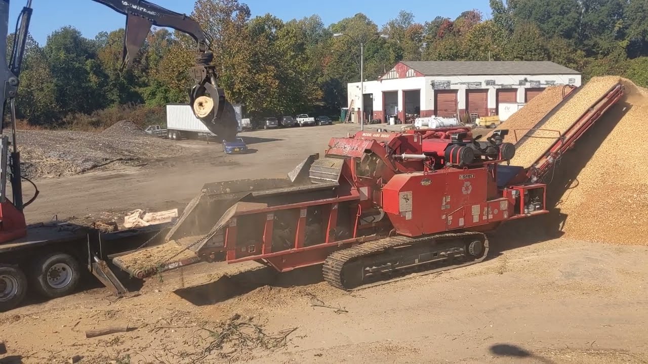 Bandit Beast 4680 1050 Horsepower Wood Chipper @banditchippers8190