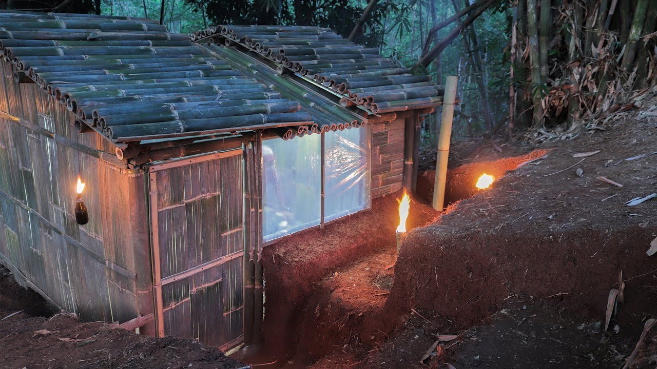 3hari Berkemah saat hujan deras membuat shelter bambu untuk camping nyaman di hutan