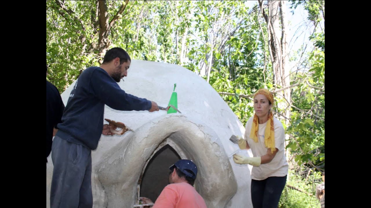 Taller de aplicaci&oacute;n de tadelakt y revocos naturales para superadobe