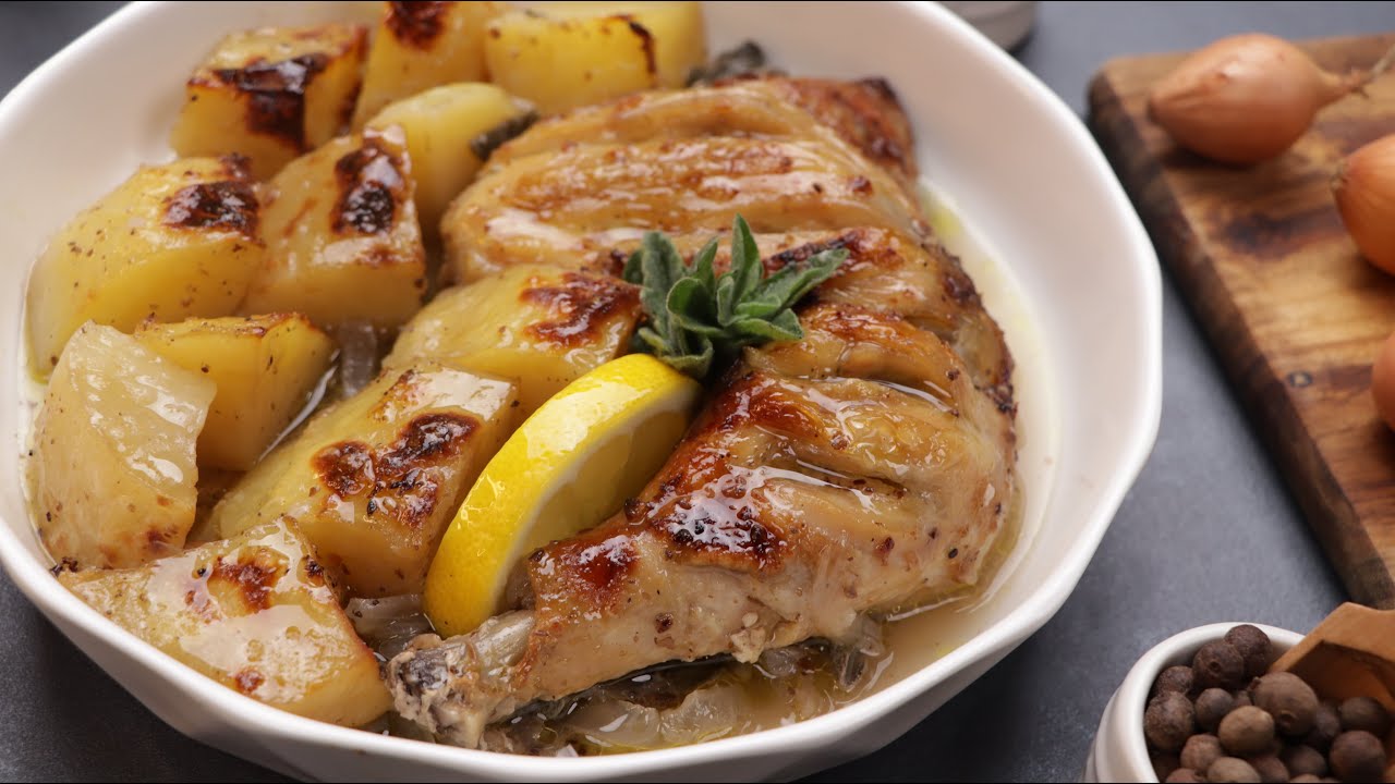 صينية دجاج بالبصل والزعتر الاخضر بطعم لا يقاوم 🥰🤤