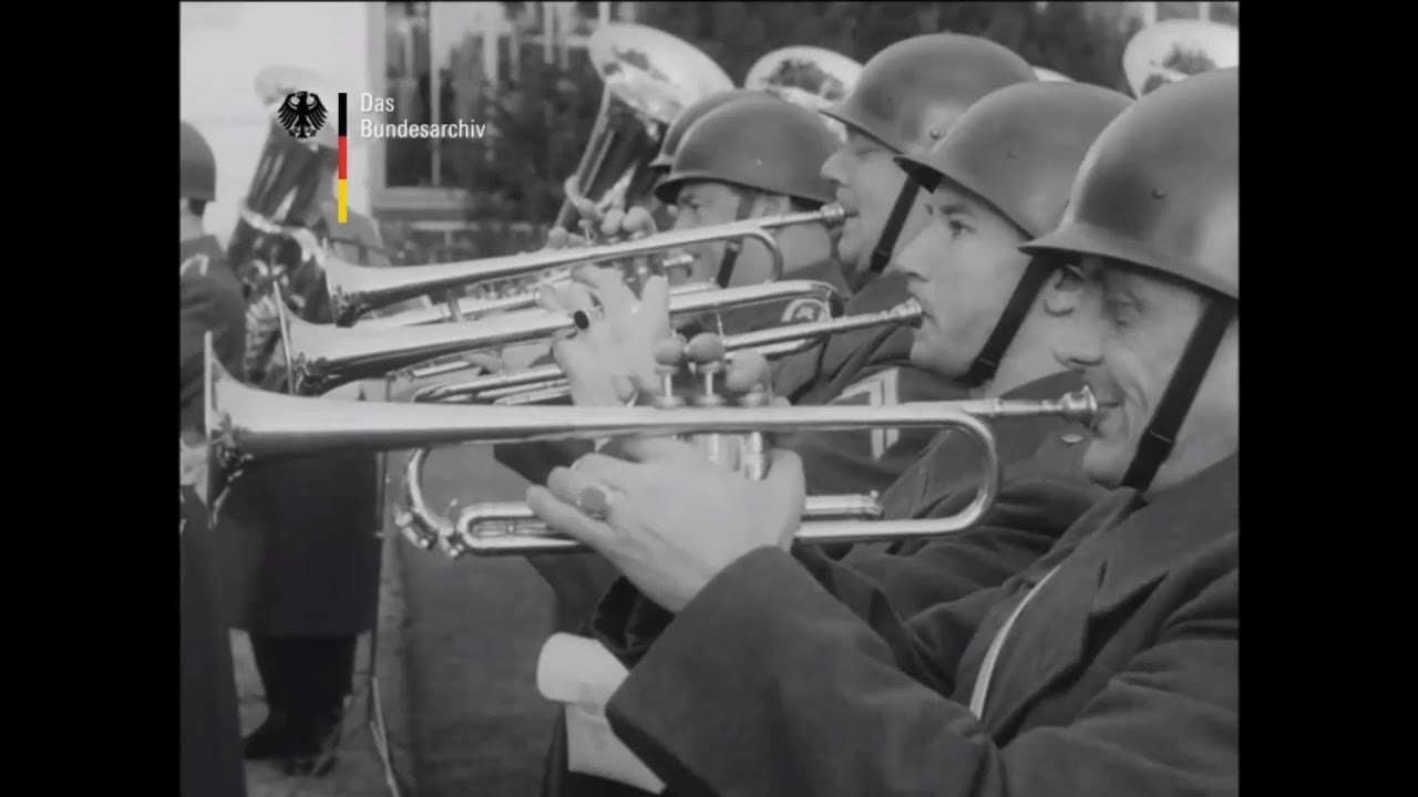85. Geburtstag von  Konrad Adenauer - Ehrenformation, Platzkonzert, Zapfenstreich (1961)