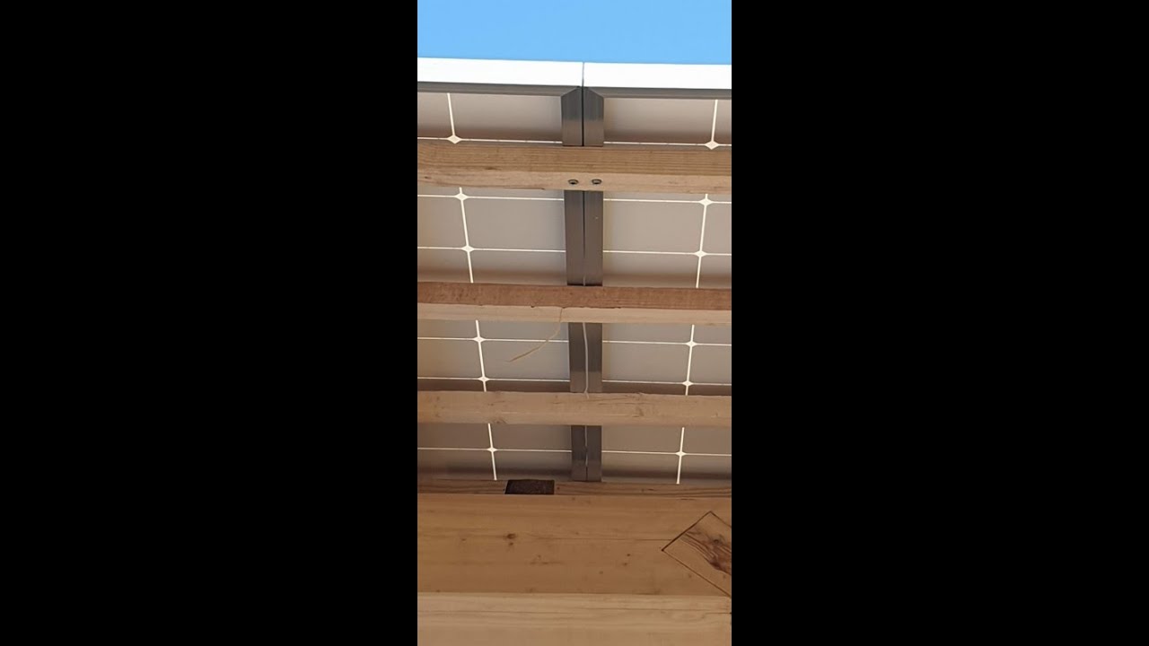 Solarni nadstrešek