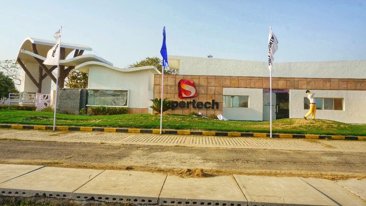 SUPERTECH GOLF COUNTRY VILLAS PLOTS