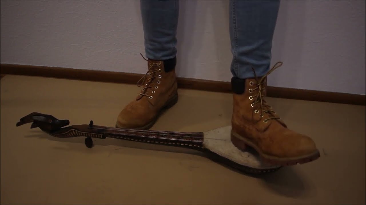 Crushing old banjo - timberland crush