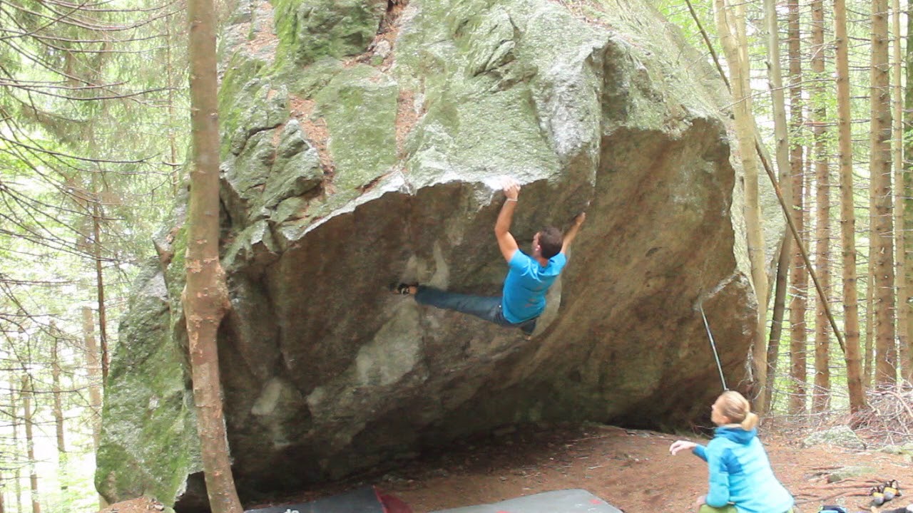Oscurità 7c, bagni di Masino