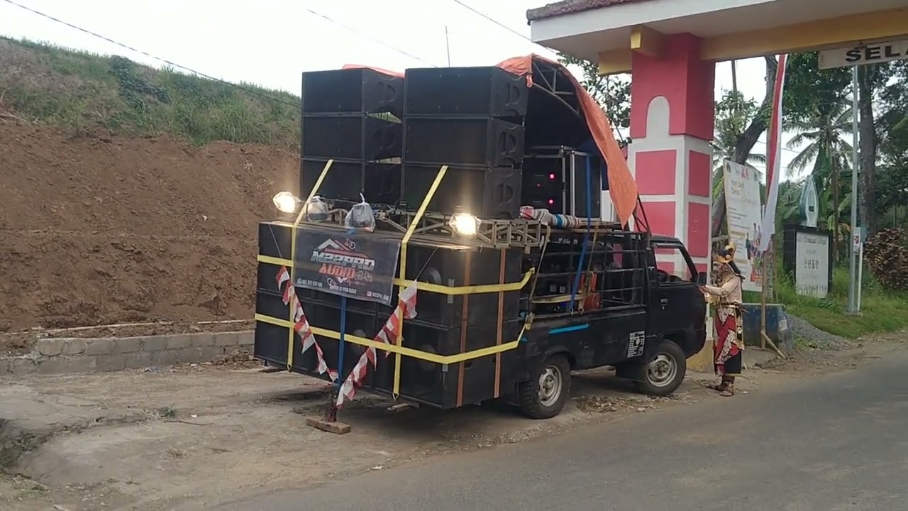 Karnaval di Plumbangan.Gari mulihe... 🤣🤣🤣