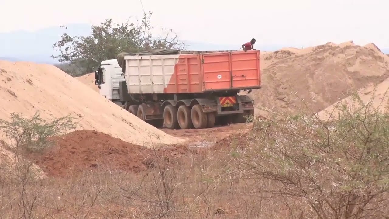 A story of the booming business of sand harvesting in Kiambere