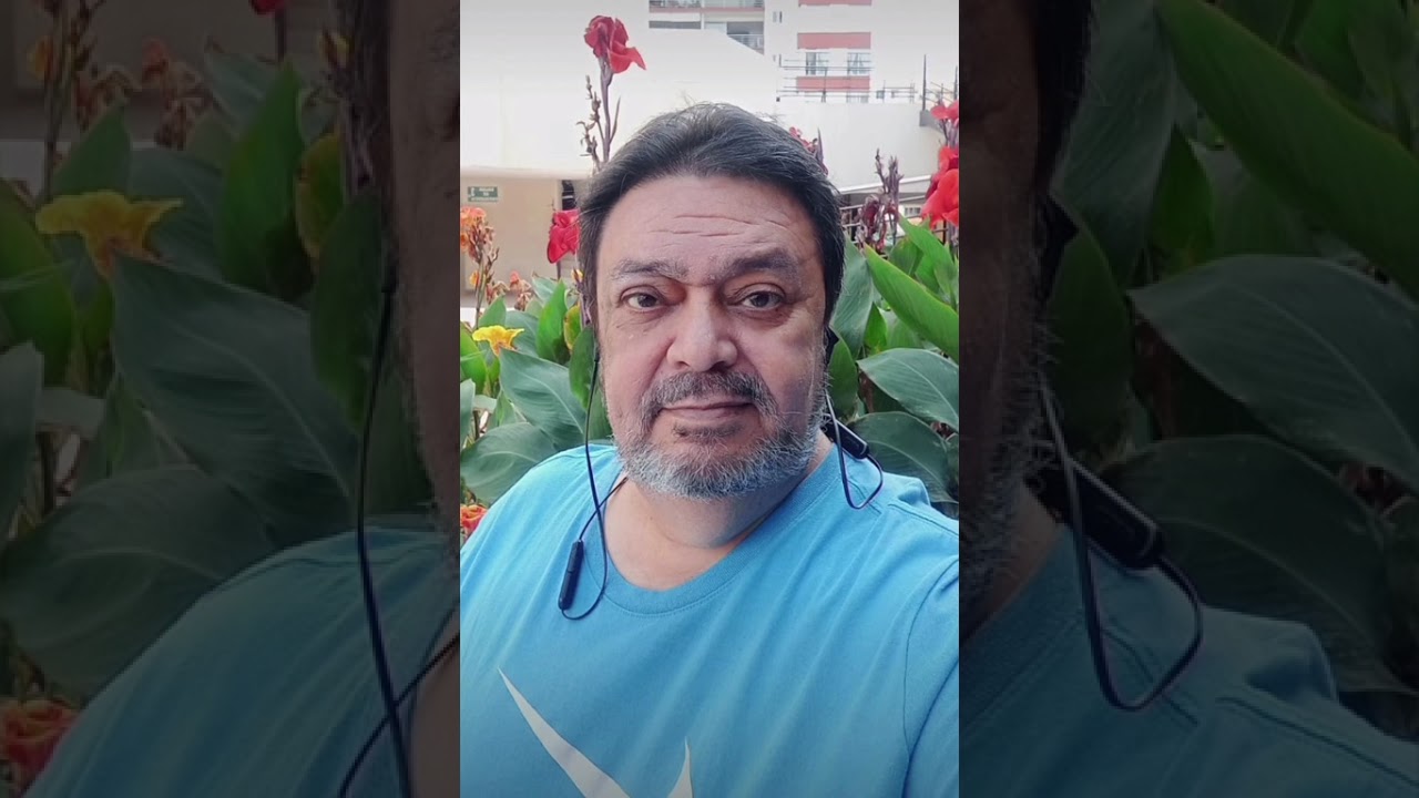 A mí Manera de Vicente Fernandez y un cover de Raúl Acosta. 