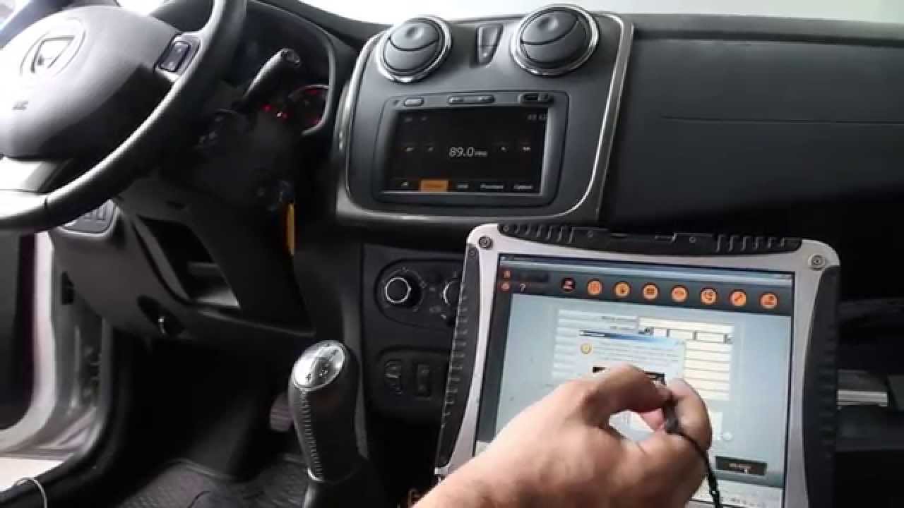 Dacia Sandero rear cam installation