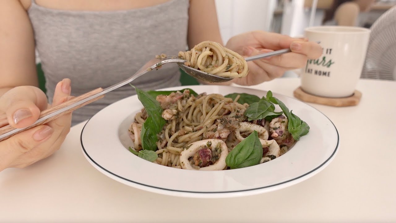 Enjoying last week of unemployment break, homemade pesto pasta, deer mushroom, unboxing summer dress