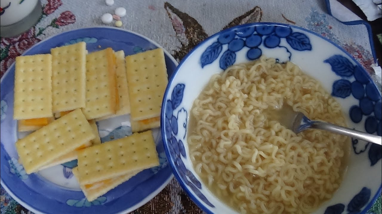 ASMR Eating Cracker And Cheese And Ramen Noodle Soup (No Talking)