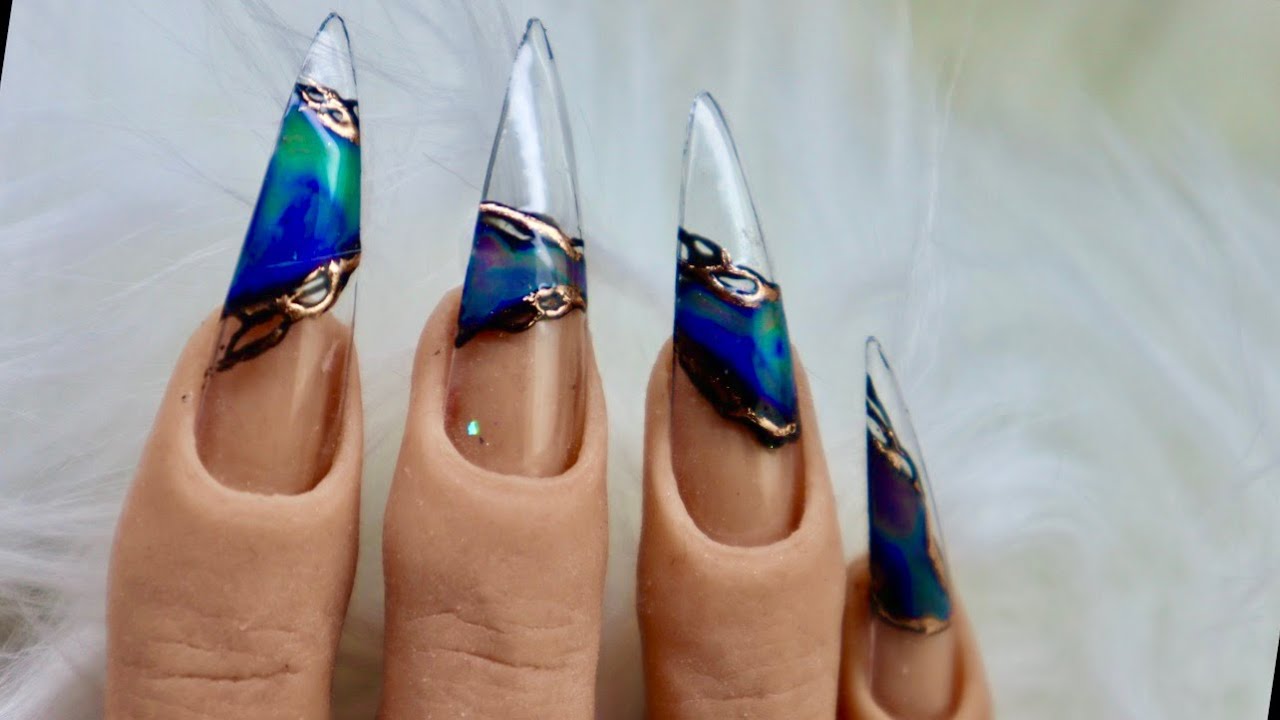 Thermochromic mood nails using liquid crystals (magic!)
