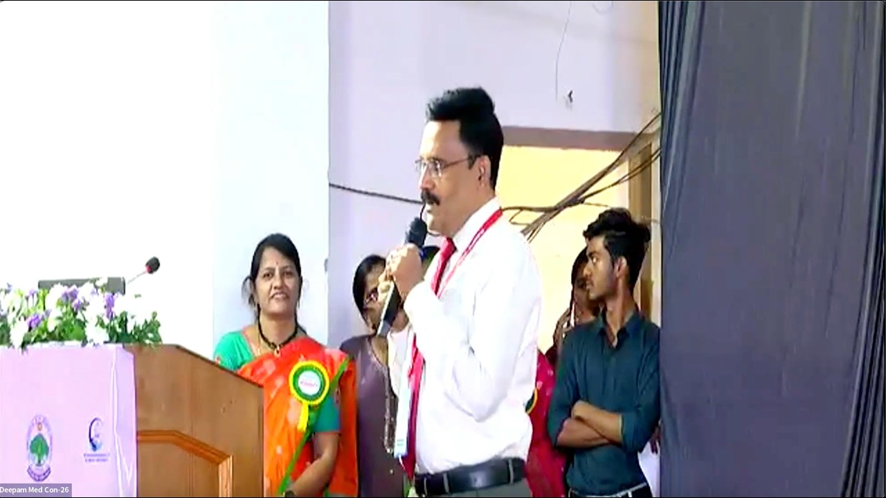 Verbal vs Nonverbal Communicationin Classroom / Ward by Dr. P. Rajavel Murugan