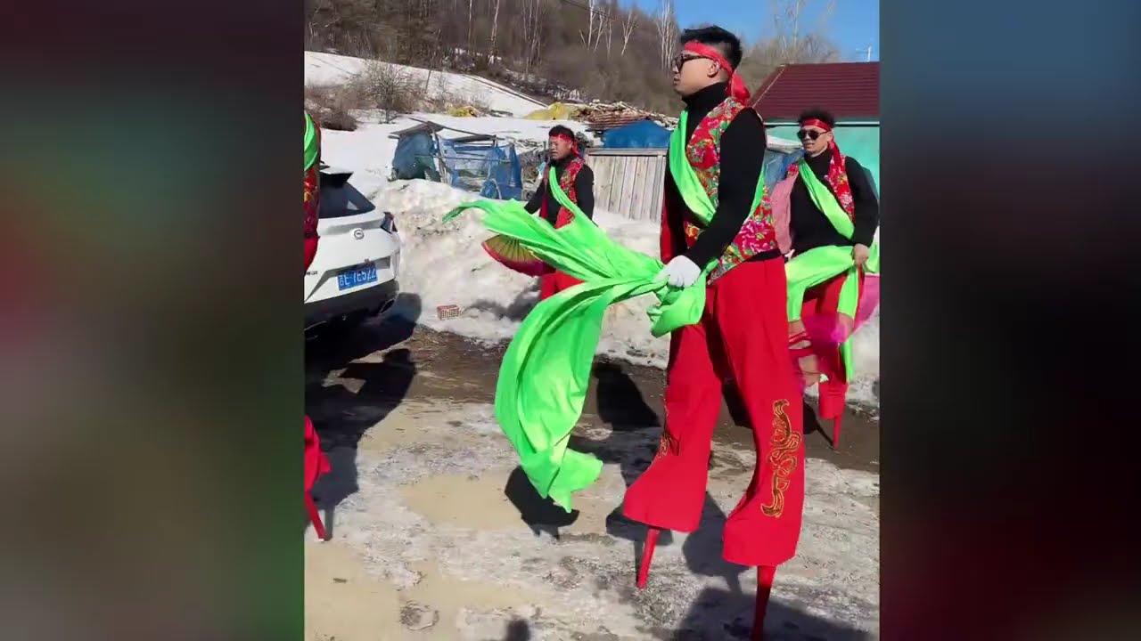 Traditional Chinese Spring Festival cultural performances 中国传统民俗舞蹈，春节文艺表演